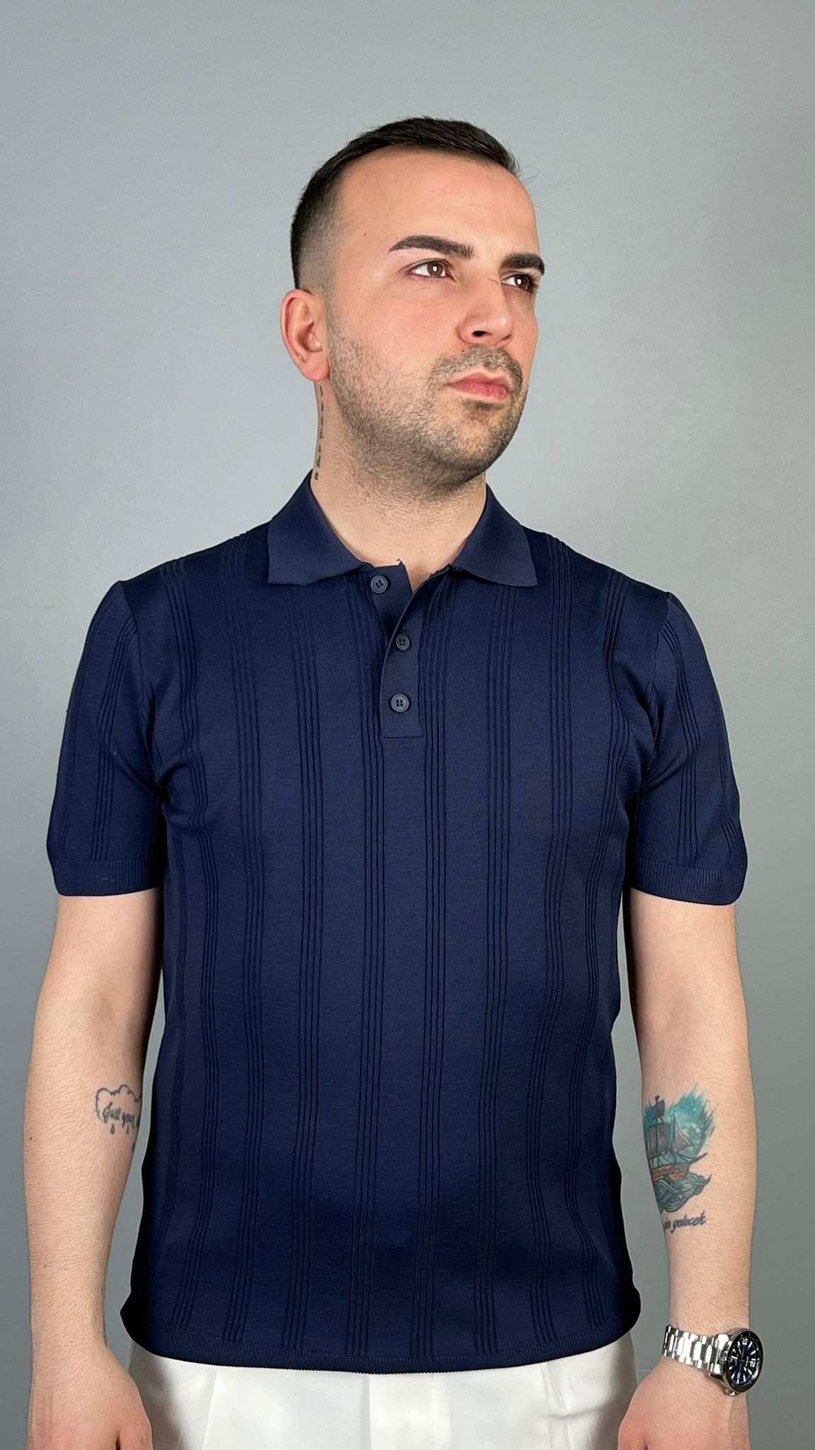 DÜĞMELİ YAKA PAMUK TRİKO TİŞÖRT LACİVERT